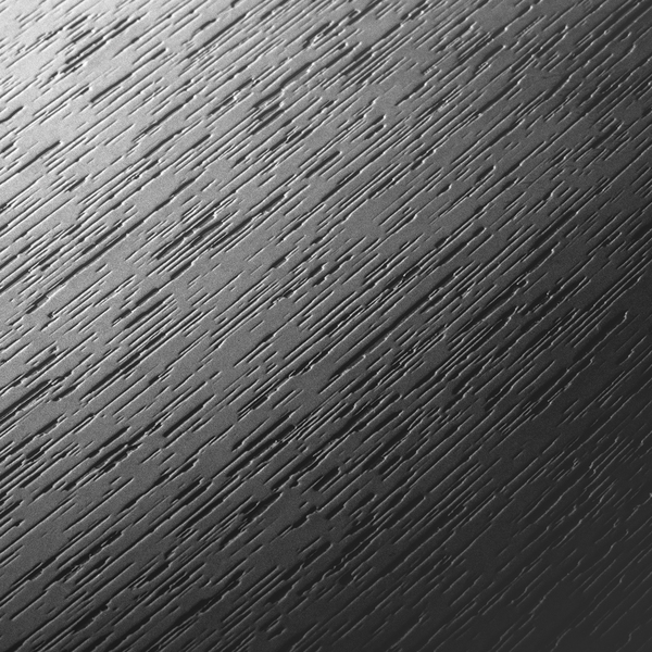 Įkvėpta elegantiško smulkiai nušlifuotos ir nulakuotos faneros paviršiaus, ši tekstūra pasižymi šilko lygumo matiniu paviršiumi, pabrėžiančiu subtilų medienos tekstūros blizgesį.